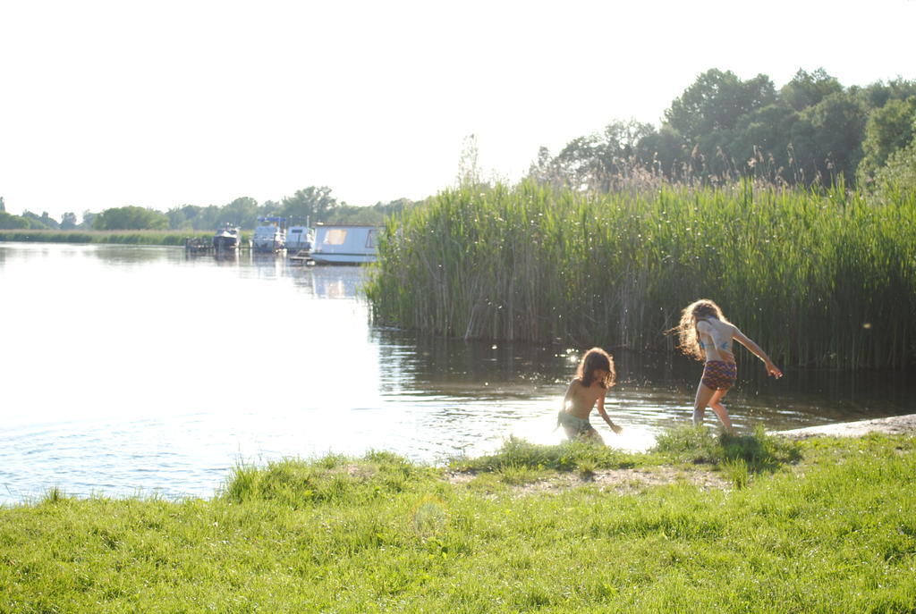Bungalows Zur Alten Faehre Werder  Rum bild